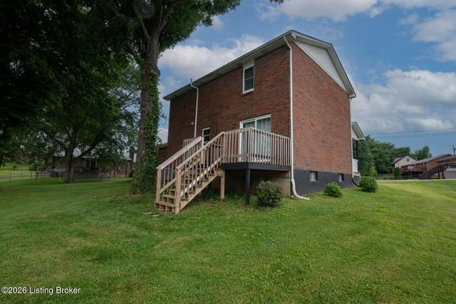 102 Kristen Ct, Radcliff, KY 40160