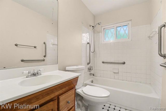 12416 Vernon Avenue, Warren, MI 48089