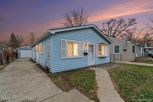 12416 Vernon Avenue, Warren, MI 48089