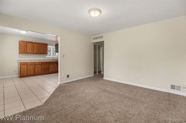 12416 Vernon Avenue, Warren, MI 48089