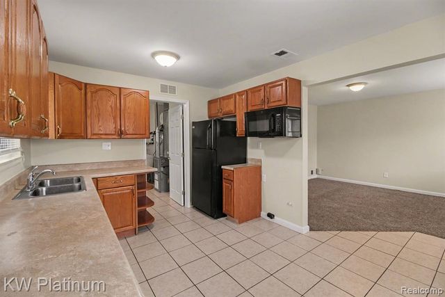 12416 Vernon Avenue, Warren, MI 48089