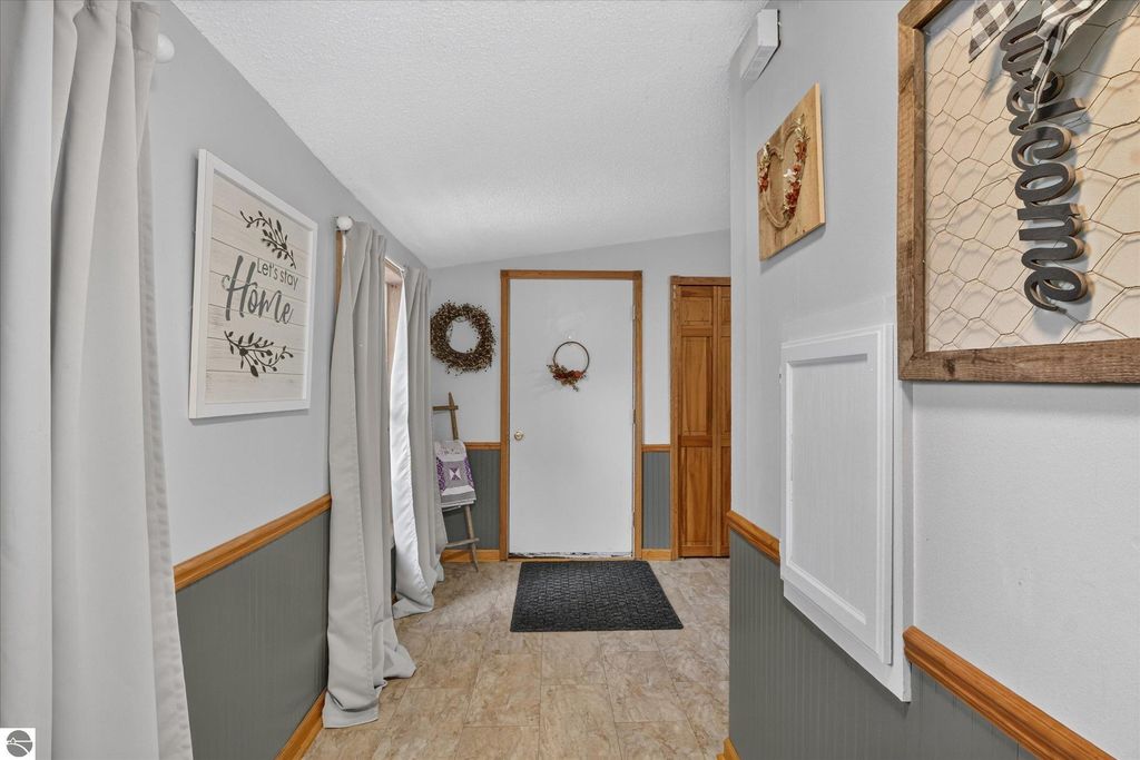 Image 18 of property listing at 6486 N Winans Road, Alma, MI 48801