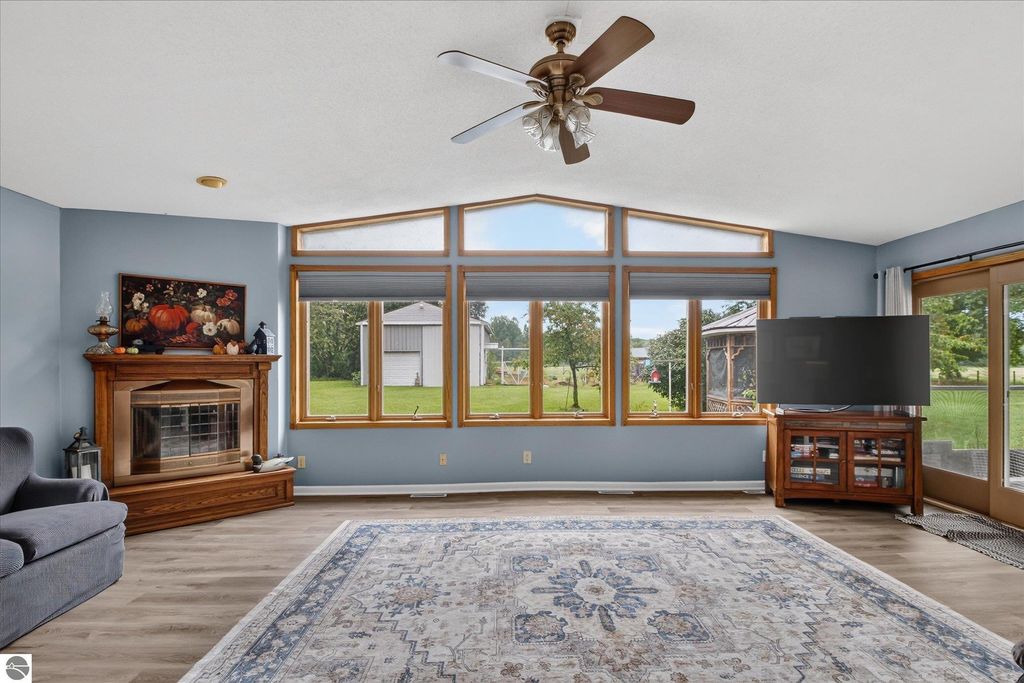 Image 22 of property listing at 6486 N Winans Road, Alma, MI 48801