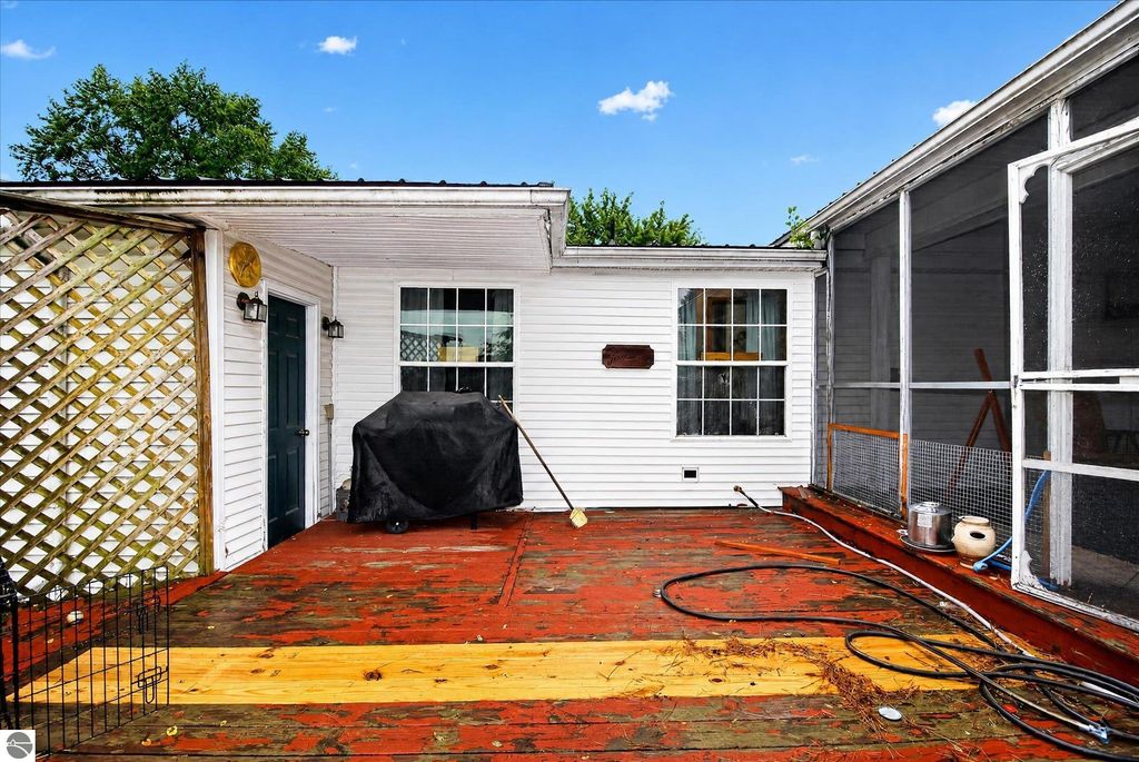 Image 33 of property listing at 6486 N Winans Road, Alma, MI 48801