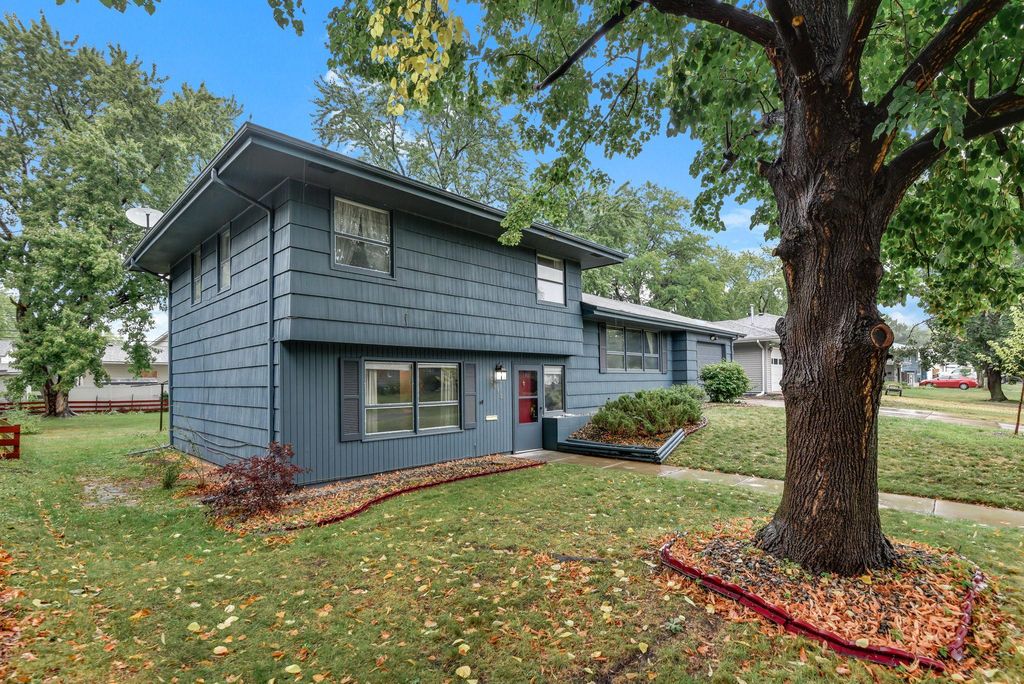 2812 65th Avenue N, Brooklyn Center, MN 55430 — photo 2