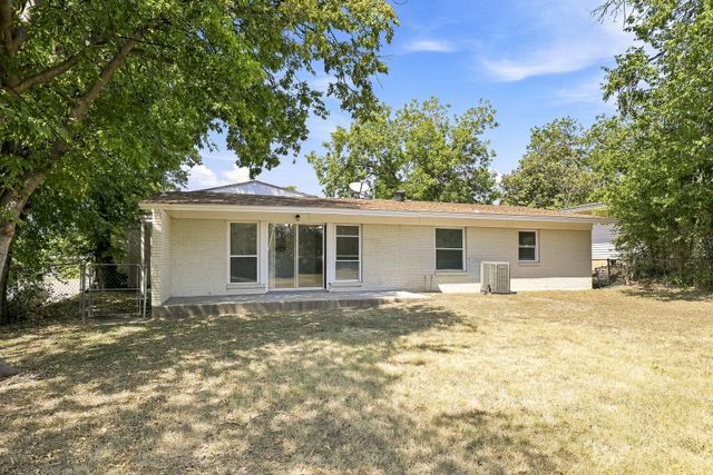 5233 Trail Lake Drive, Fort Worth, TX 76133