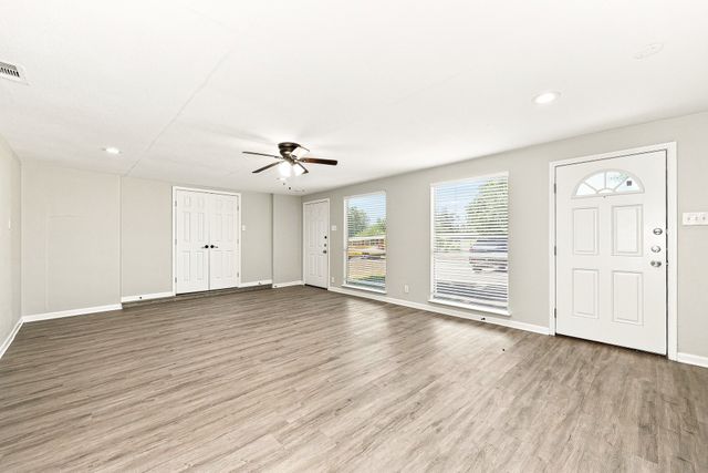 5233 Trail Lake Drive, Fort Worth, TX 76133
