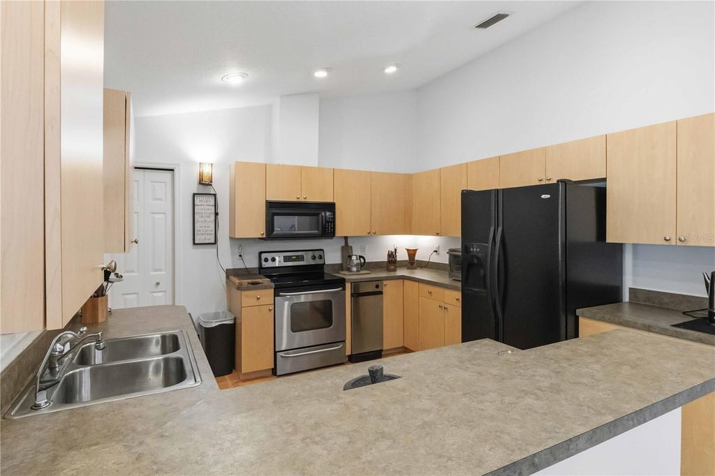 Image 15 of property listing at 6711 BONNIE BLUE DRIVE, Wesley Chapel, FL 33544