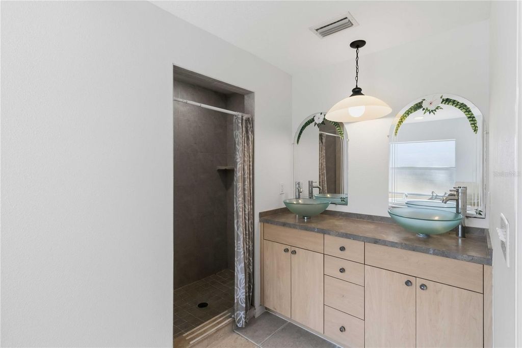 Image 19 of property listing at 6711 BONNIE BLUE DRIVE, Wesley Chapel, FL 33544