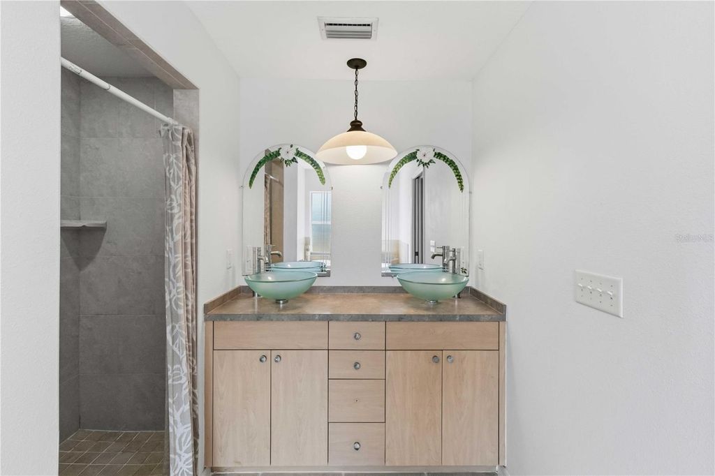 Image 21 of property listing at 6711 BONNIE BLUE DRIVE, Wesley Chapel, FL 33544