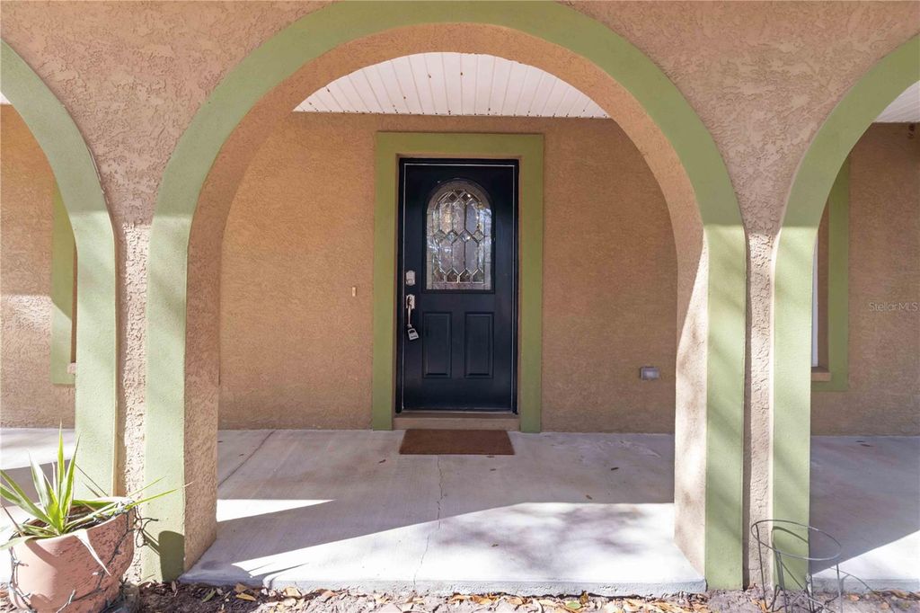 Image 4 of property listing at 6711 BONNIE BLUE DRIVE, Wesley Chapel, FL 33544