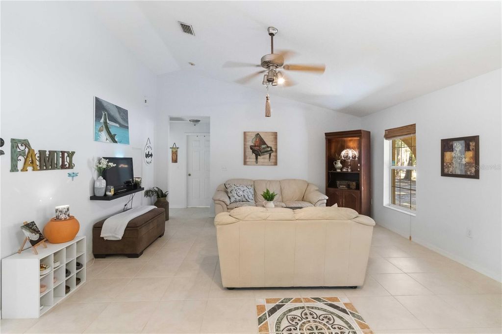 Image 5 of property listing at 6711 BONNIE BLUE DRIVE, Wesley Chapel, FL 33544