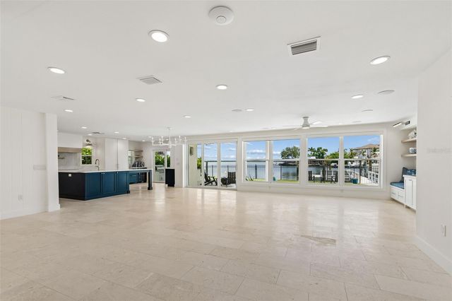 1907 ARROWHEAD DRIVE NE, St Petersburg, FL 33703