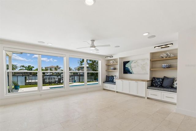 1907 ARROWHEAD DRIVE NE, St Petersburg, FL 33703