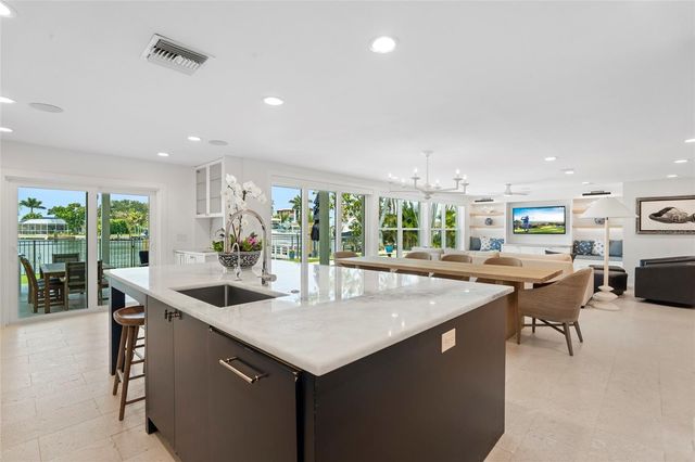 1907 ARROWHEAD DRIVE NE, St Petersburg, FL 33703