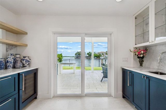 1907 ARROWHEAD DRIVE NE, St Petersburg, FL 33703