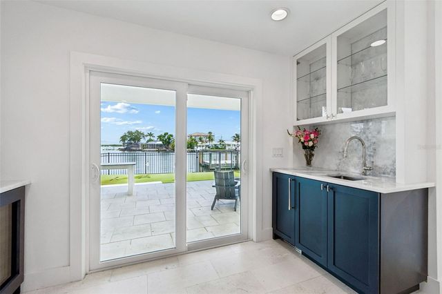 1907 ARROWHEAD DRIVE NE, St Petersburg, FL 33703