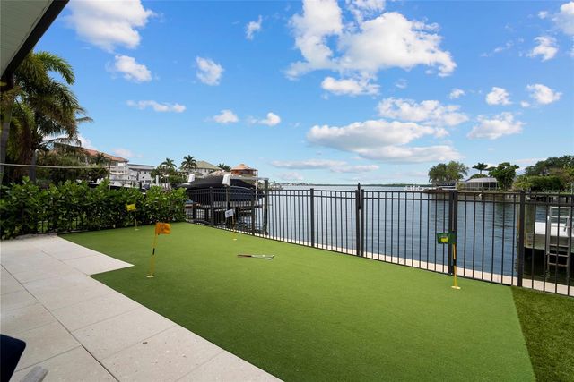 1907 ARROWHEAD DRIVE NE, St Petersburg, FL 33703