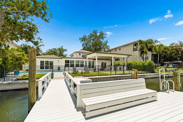 1907 ARROWHEAD DRIVE NE, St Petersburg, FL 33703
