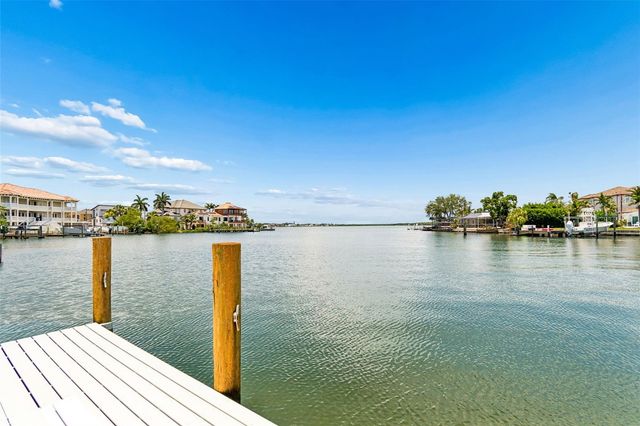 1907 ARROWHEAD DRIVE NE, St Petersburg, FL 33703