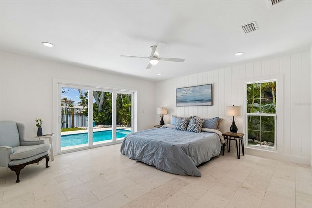 1907 ARROWHEAD DRIVE NE, St Petersburg, FL 33703