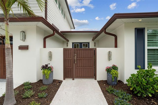 1907 ARROWHEAD DRIVE NE, St Petersburg, FL 33703