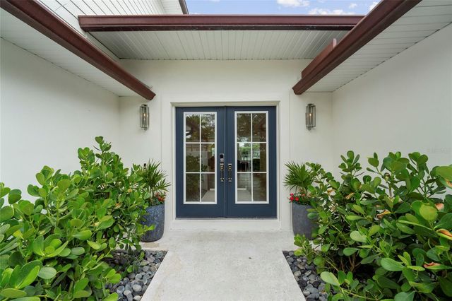 1907 ARROWHEAD DRIVE NE, St Petersburg, FL 33703