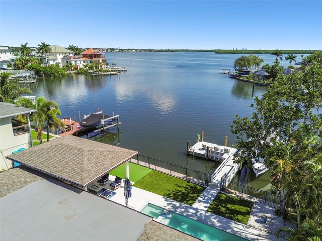 1907 ARROWHEAD DRIVE NE, St Petersburg, FL 33703