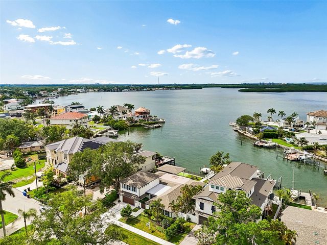 1907 ARROWHEAD DRIVE NE, St Petersburg, FL 33703