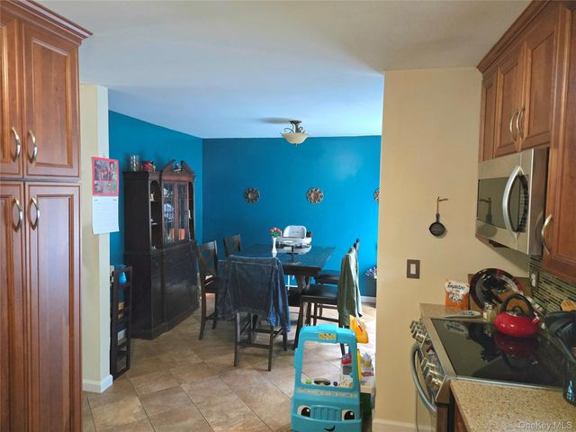 9 Creekview Court, Wappingers Falls, NY 12590