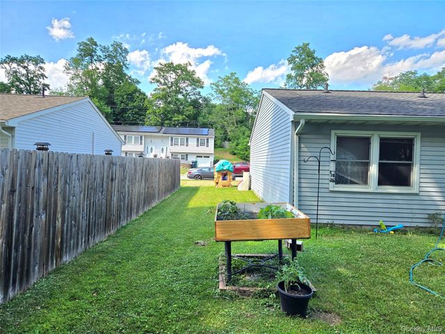 9 Creekview Court, Wappingers Falls, NY 12590
