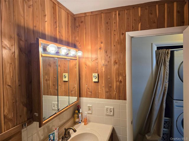 9 Creekview Court, Wappingers Falls, NY 12590