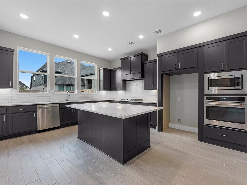 14319 Moonlit Creek Court, Montgomery, TX 77316