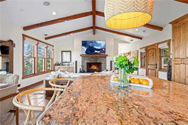 813 Greenbriar Drive, Lake Arrowhead, CA 92385