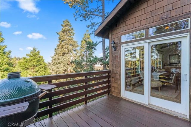 813 Greenbriar Drive, Lake Arrowhead, CA 92385