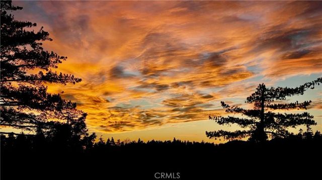 813 Greenbriar Drive, Lake Arrowhead, CA 92385