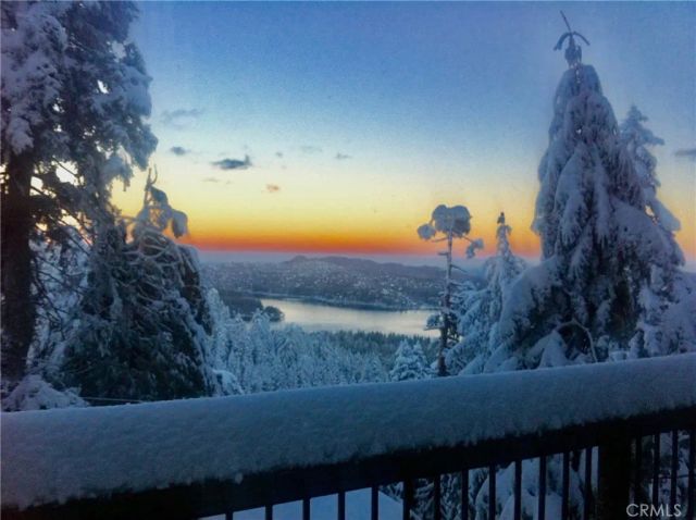 813 Greenbriar Drive, Lake Arrowhead, CA 92385