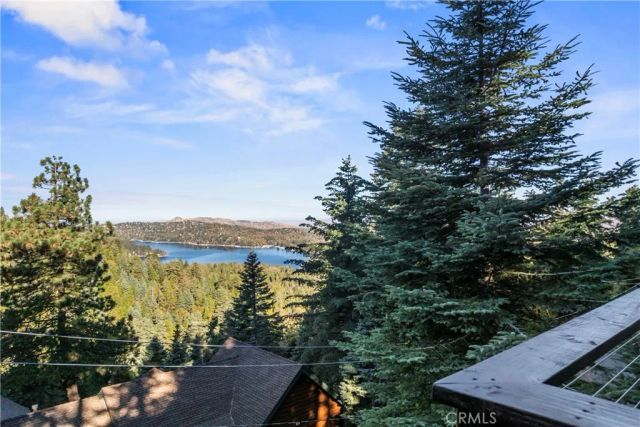 813 Greenbriar Drive, Lake Arrowhead, CA 92385