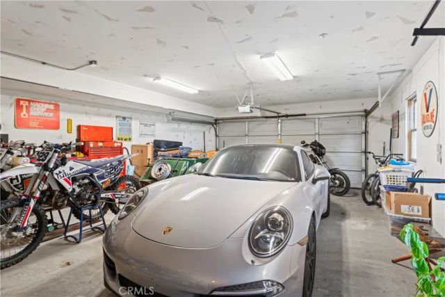 813 Greenbriar Drive, Lake Arrowhead, CA 92385