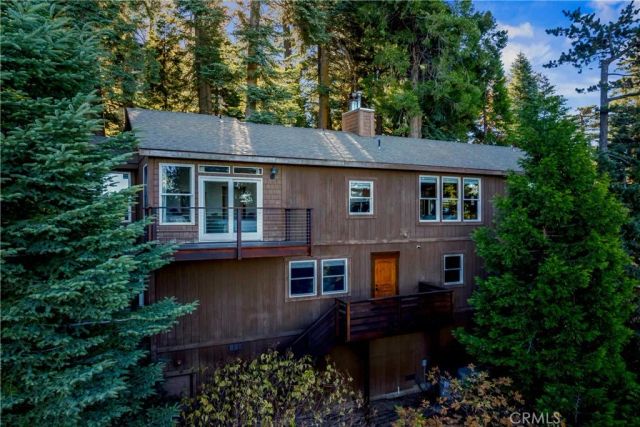 813 Greenbriar Drive, Lake Arrowhead, CA 92385