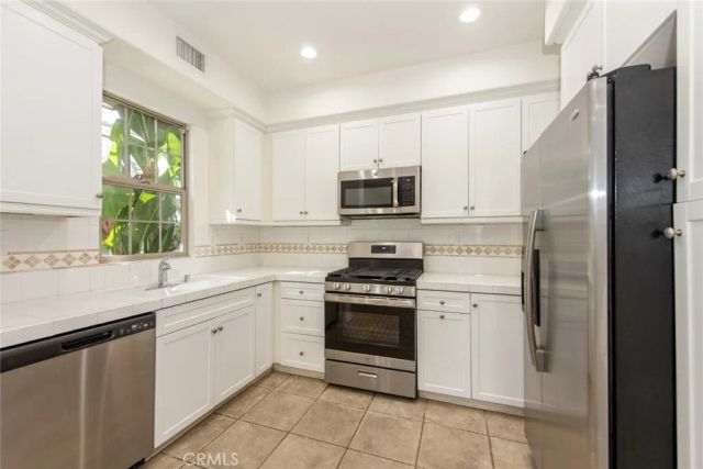 101 Towngate, Irvine, CA 92620