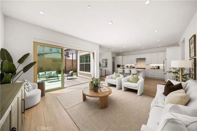 262 Maricopa, Irvine, CA 92618