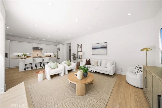 262 Maricopa, Irvine, CA 92618