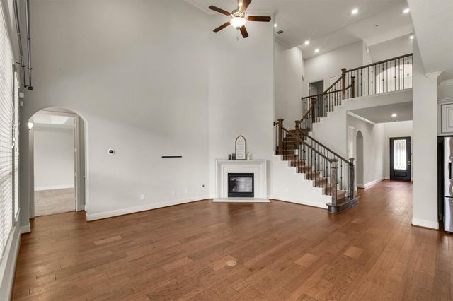 13619 Nearpoint Lane, Tomball, TX 77377