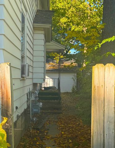 1315 E Stockbridge Avenue, Kalamazoo City, MI 49001