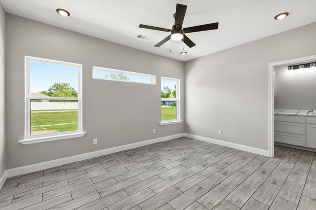908 Crittendon Street, Bridgeport, TX 76426