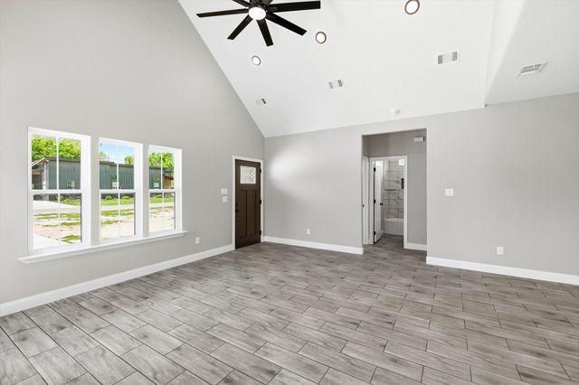 908 Crittendon Street, Bridgeport, TX 76426