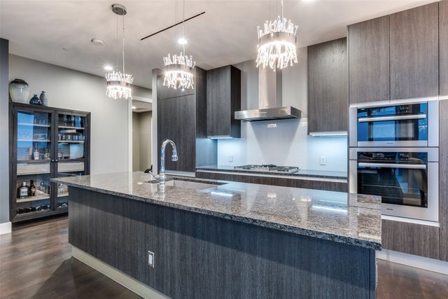 3130 N Harwood Street 1903, Dallas, TX 75201