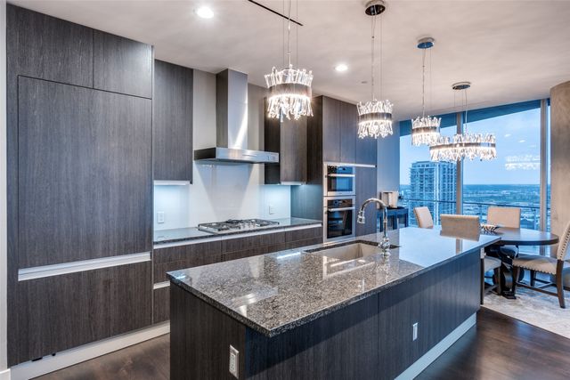 3130 N Harwood Street 1903, Dallas, TX 75201