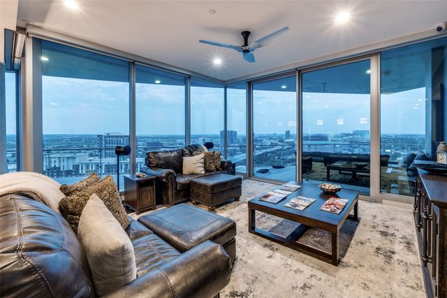 3130 N Harwood Street 1903, Dallas, TX 75201